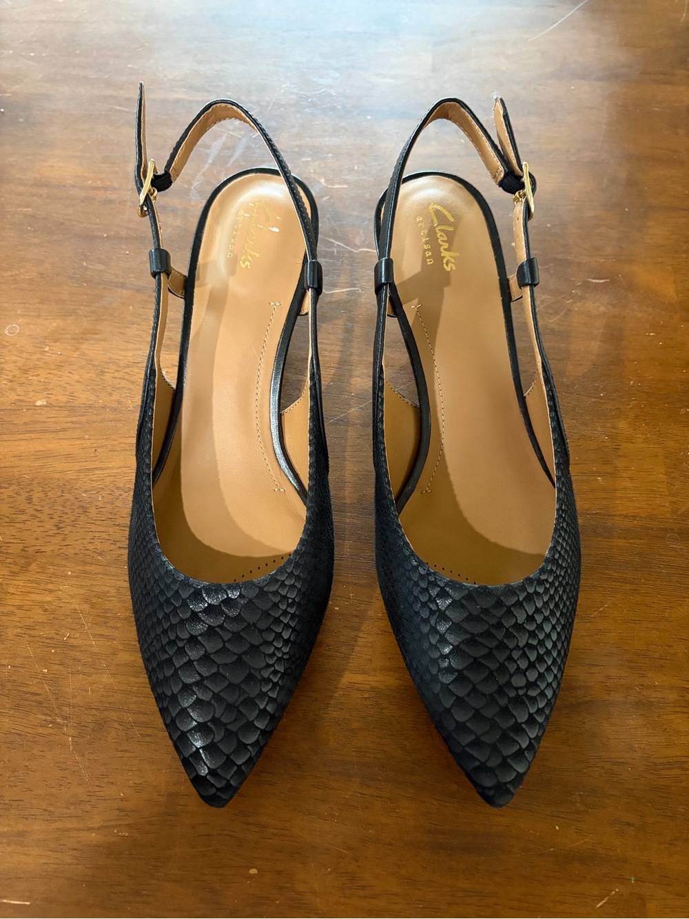 Clarks Women's Black Slingback Pointed-Toe Kitten Heels